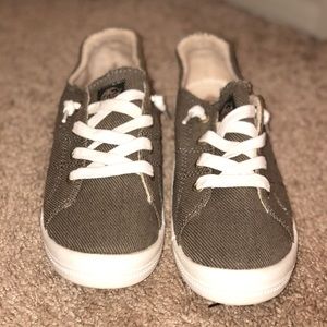 Brand new Roxy shoes